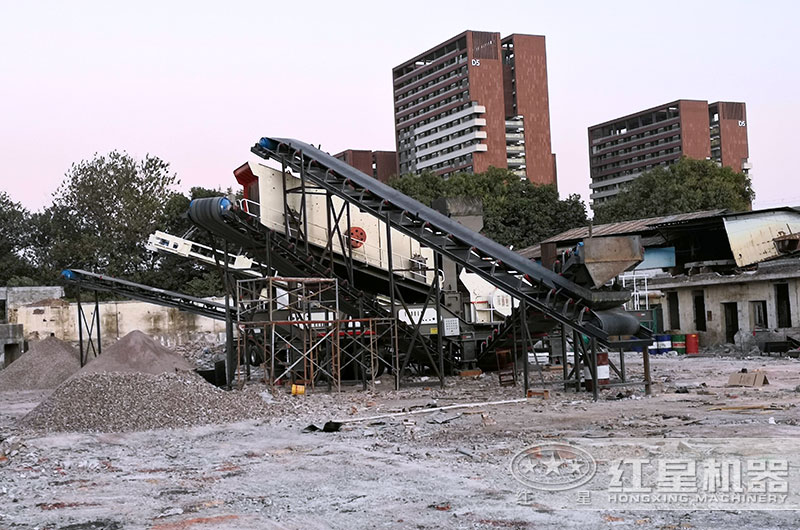 建筑垃圾粉碎現場圖片